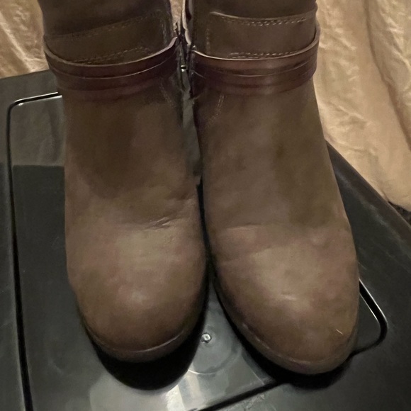 Booties. - Picture 6 of 12